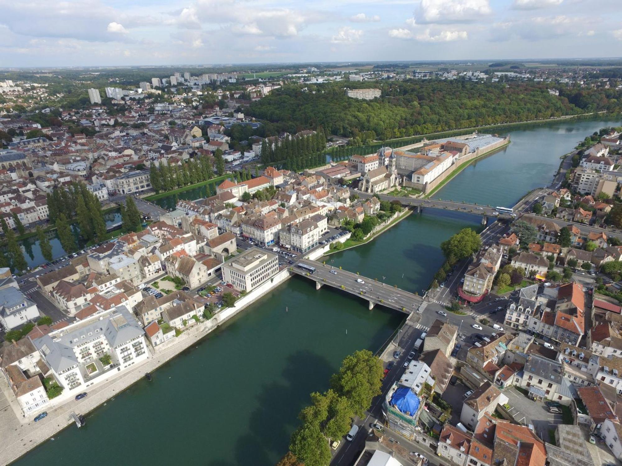 Le Panoramique - Centre-Ville Melun Exterior photo